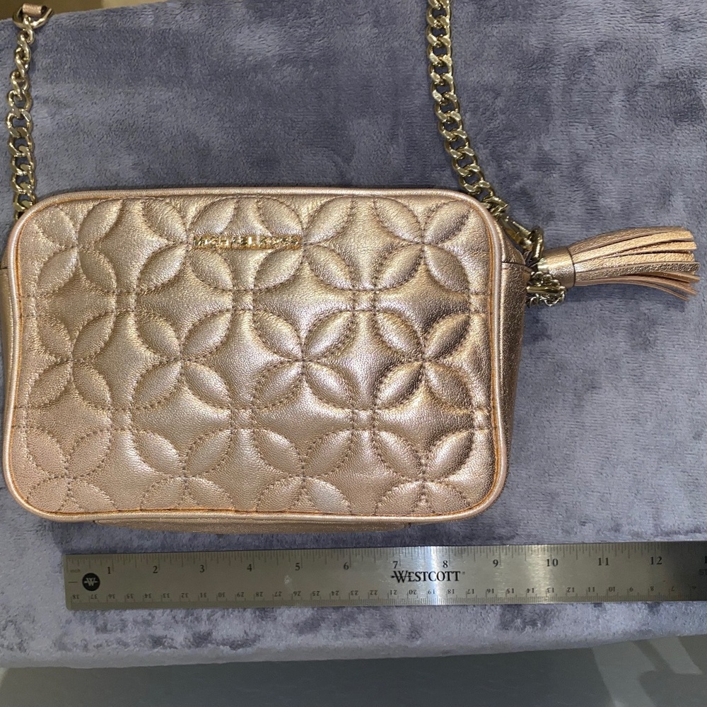 Used- Michael KORS clutch/crossbody bag